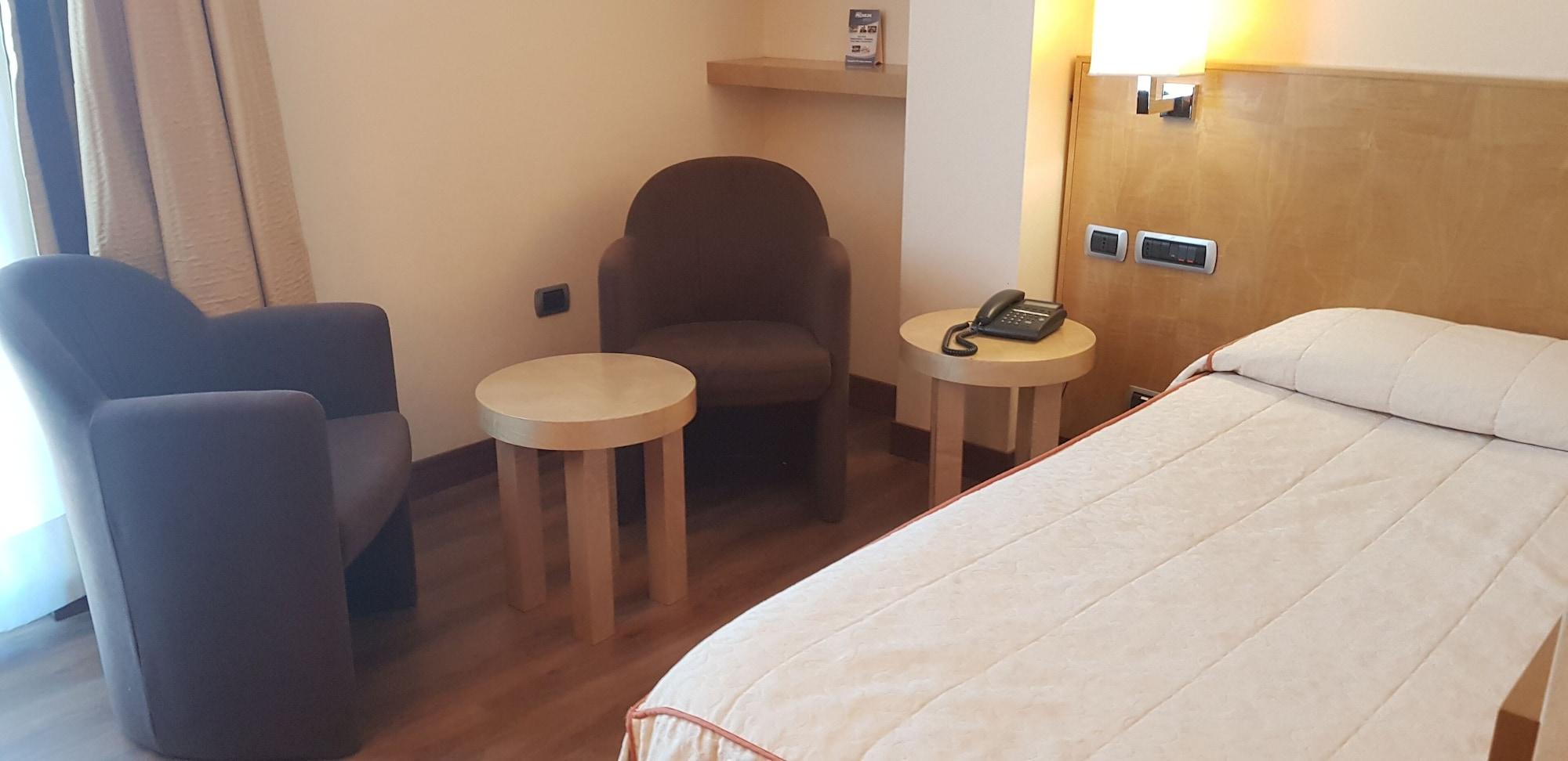 Hotel Tiffany Milano Trezzano sul Naviglio Buitenkant foto