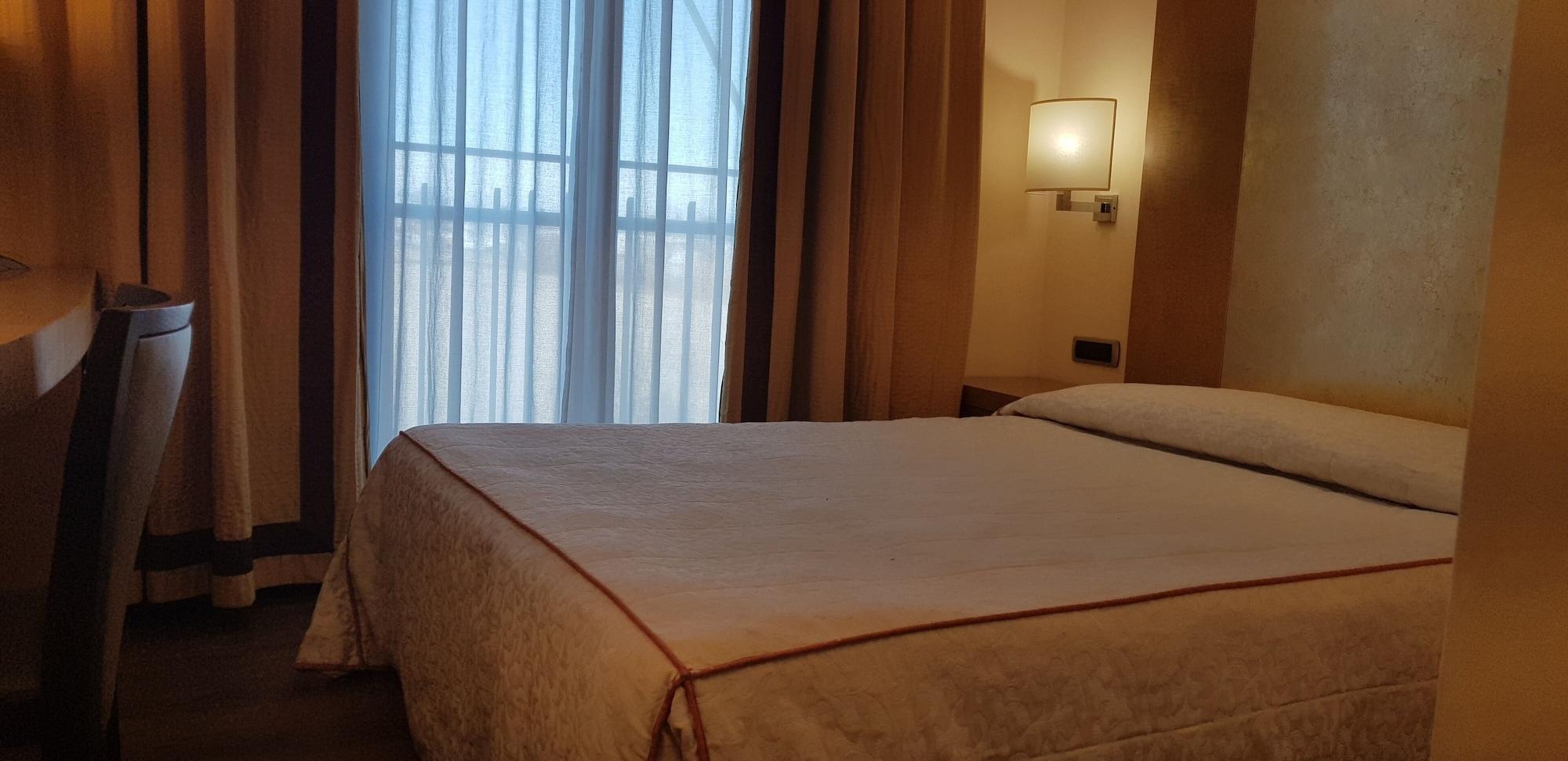 Hotel Tiffany Milano Trezzano sul Naviglio Buitenkant foto