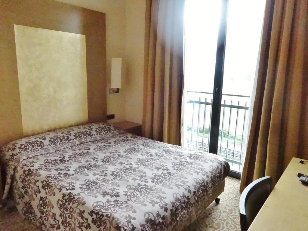Hotel Tiffany Milano Trezzano sul Naviglio Buitenkant foto