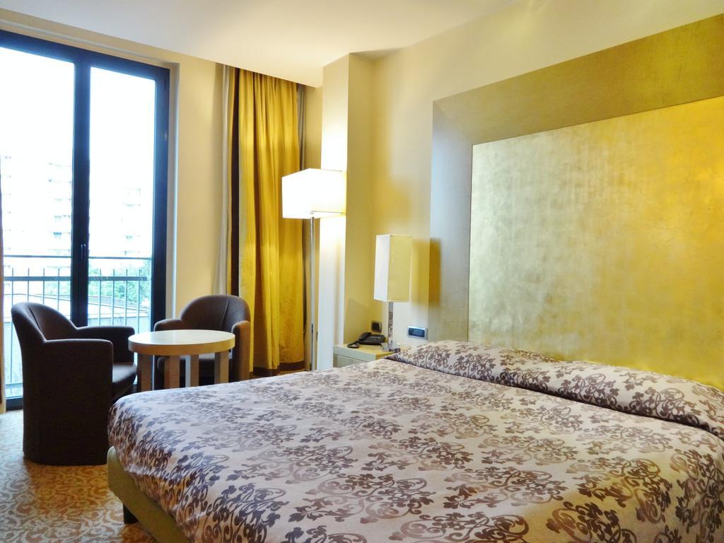 Hotel Tiffany Milano Trezzano sul Naviglio Buitenkant foto