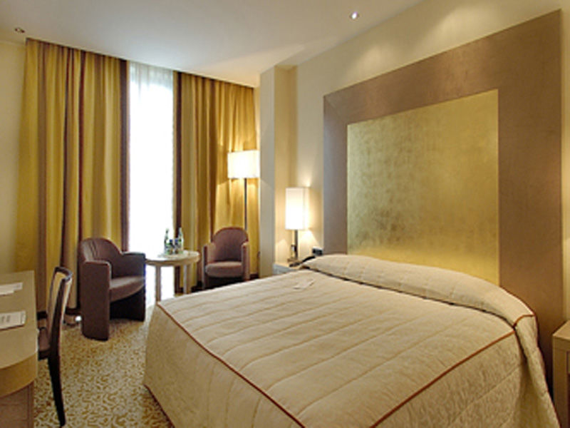 Hotel Tiffany Milano Trezzano sul Naviglio Buitenkant foto