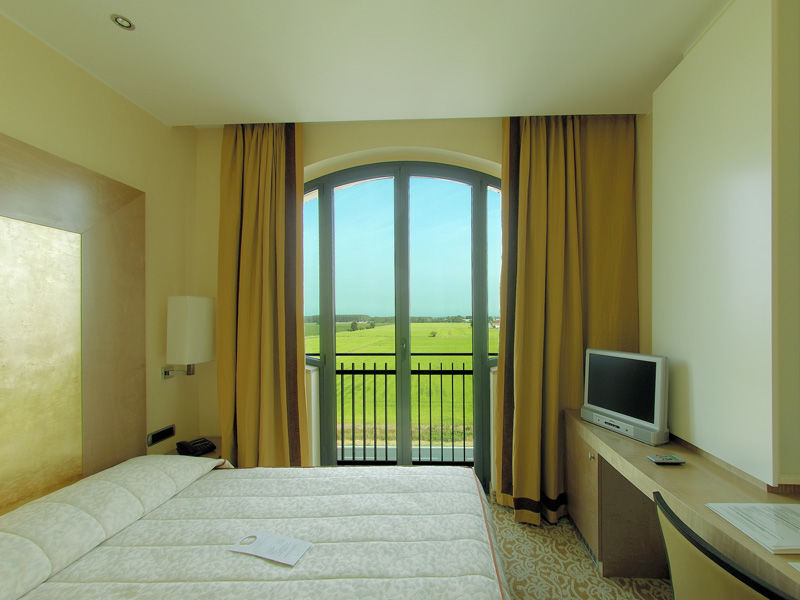 Hotel Tiffany Milano Trezzano sul Naviglio Buitenkant foto